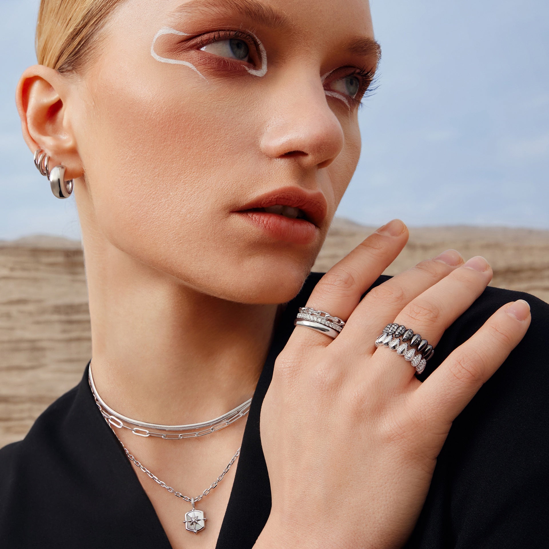 Trailblazer - Black Sparkling Puffy Spike Ring